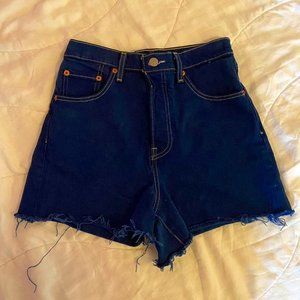 Levi’s indigo rib cage short